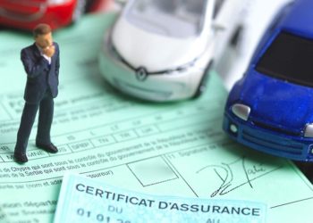 Votre portefeuille va encore souffrir : les assurances auto prennent l&rsquo;ascenseur en 2025