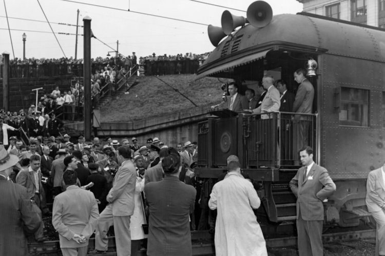 Quand le gouvernement a sauvé le train américain de la grève : une décision choquante prise il y a 75 ans !