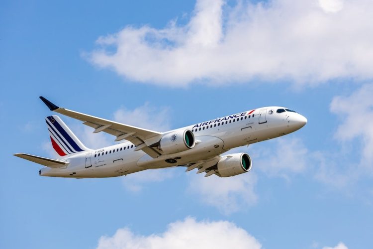 Un Airbus d’Air France vole à moitié vert : un mystère entre Mirabel et Paris qui intrigue !