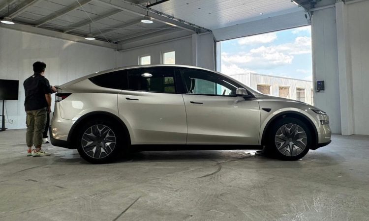 La Tesla Model Y L déçoit avec une date de production repoussée aux États-Unis !
