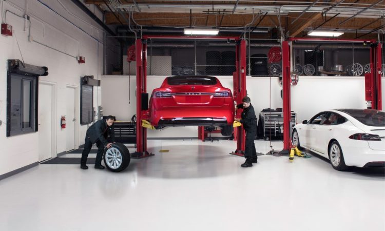 Elon Musk prend une décision audacieuse pour le service Tesla : préparez-vous à être surpris !