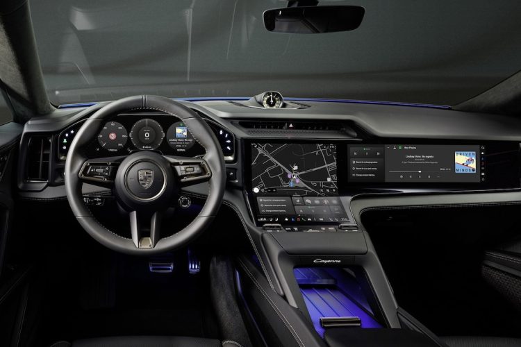 Embarquez pour une expérience inédite avec le Porsche Cayenne électrique !