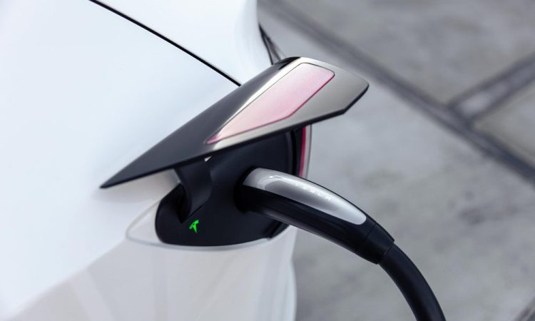 Tesla lance MultiPass : la solution miracle pour charger facilement aux stations non-Tesla !