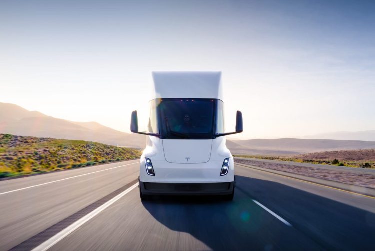Tesla Semi : un avenir incertain face au fiasco du Cybertruck ?