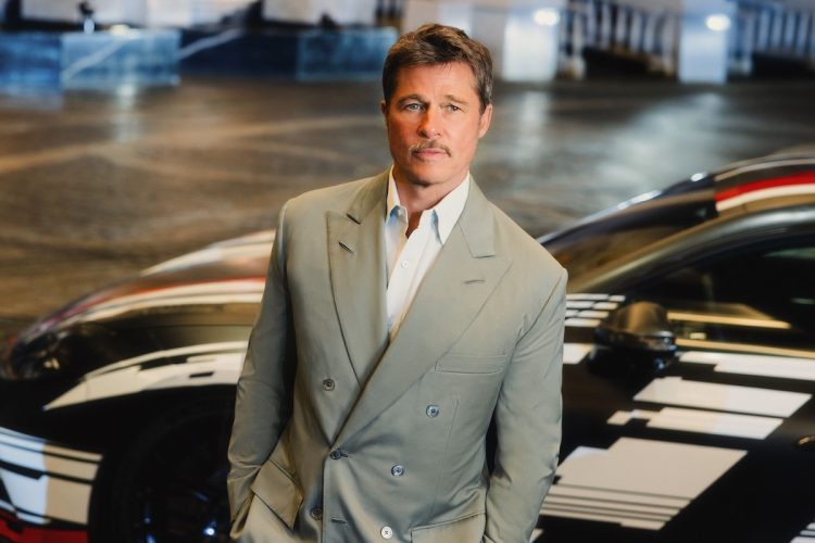 Brad Pitt électrise la promo de Mercedes et surprend tout le monde !