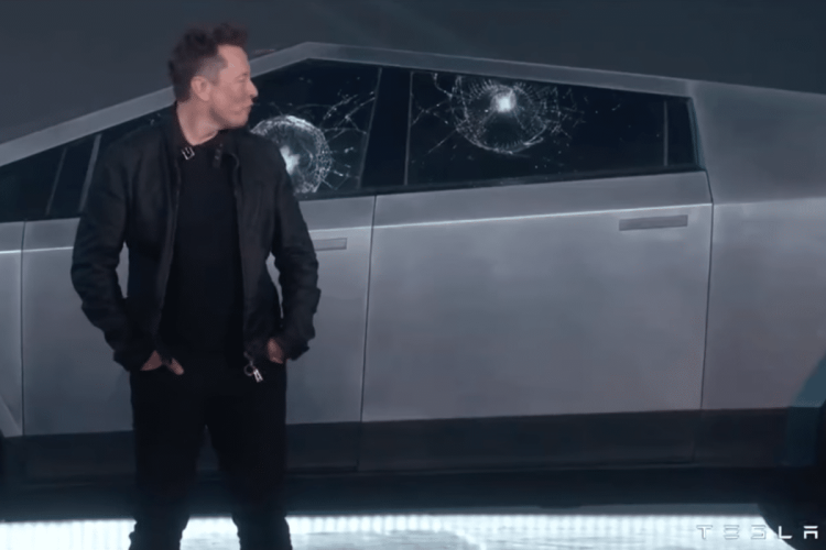 Le fiasco de la présentation du Tesla Cybertruck il y a 6 ans : une surprise qui a marqué l&rsquo;histoire !