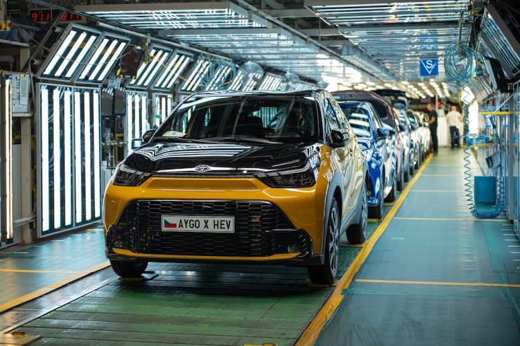 La Toyota Aygo X Hybride sous la barre des 20 000 euros : une offre à ne pas rater !