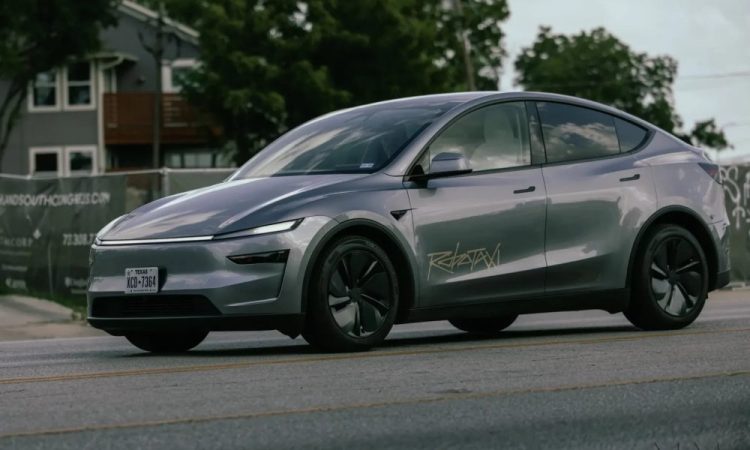 Un analyste Tesla maintient un objectif de 500 dollars : l’Autopilot surpasse désormais les conducteurs humains !