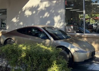 Le Tesla Cybercab semble presque prêt pour la production : que nous cache vraiment ce modèle prometteur ?