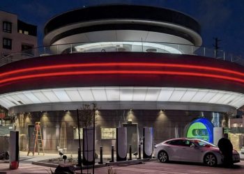 Le réseau de Superchargeurs Tesla, un véritable atout stratégique pour Stellantis dans l&rsquo;univers des véhicules électriques.