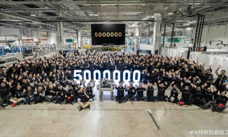 Tesla Giga Shanghai atteint un incroyable cap de 5 millions d’unités de propulsion électrique : un tournant inattendu !