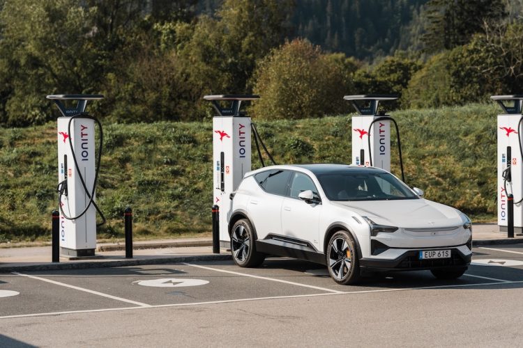 Polestar met le cap sur l’Europe : la recharge électrique va-t-elle conquérir nos routes ?