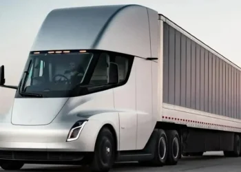 La capacité de batterie officielle du Tesla Semi dévoilée par des régulateurs californiens : qu&rsquo;est-ce que cela signifie vraiment ?