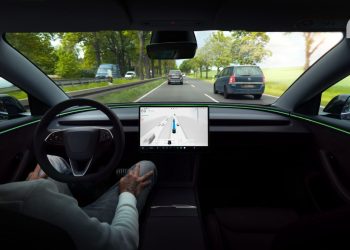 Tesla accumule 93,000 miles FSD dans un pays où l’FSD n’est pas approuvé : un paradoxe déroutant !