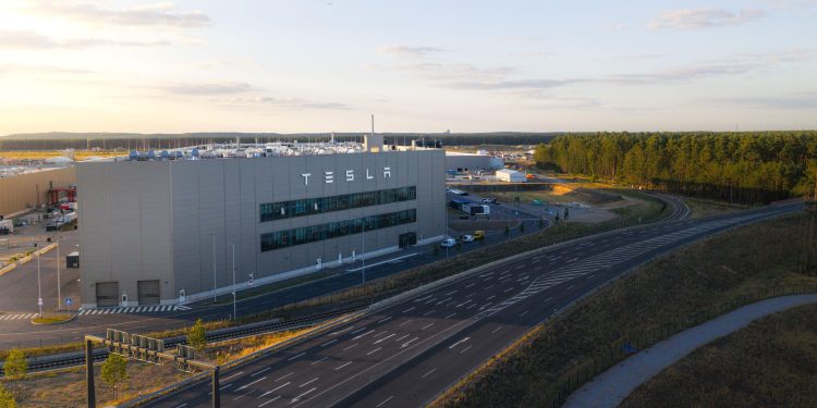 Tesla met Giga Berlin en mode Plaid grâce à un investissement colossal qui va tout changer !