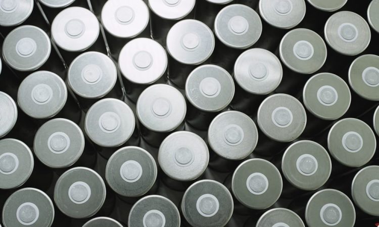 Les efforts de recyclage des batteries Tesla explosent : une augmentation de 20 % qui interpelle !