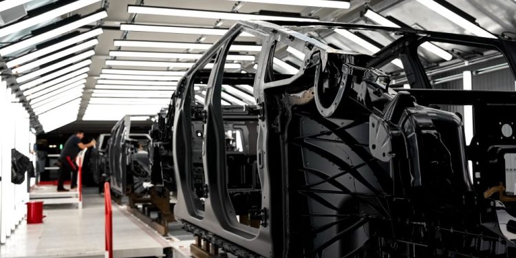 Un fournisseur de Tesla pourrait-il vraiment bloquer la production du Cybertruck ?
