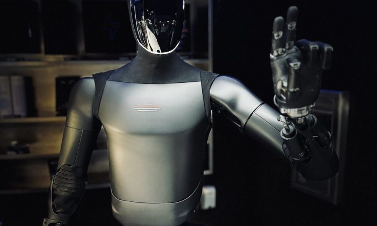 Le patron de l&rsquo;IA de Tesla dévoile une surprise : à quel point Optimus va-t-il grandir ?