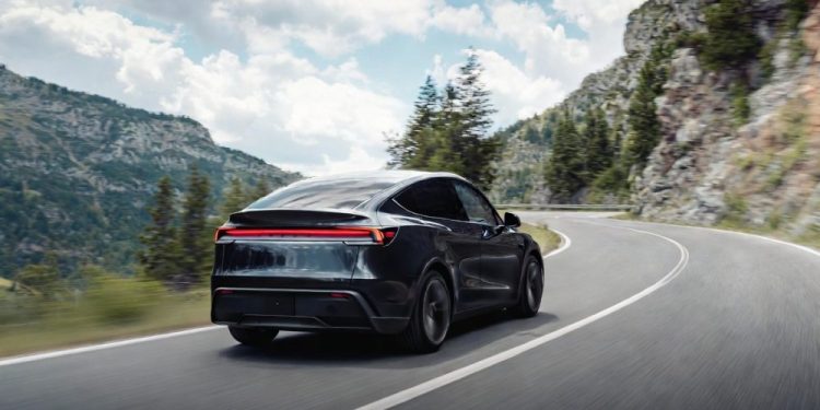 La sortie du Full Self-Driving de Tesla dans l’UE : un nouveau contretemps inquiétant !