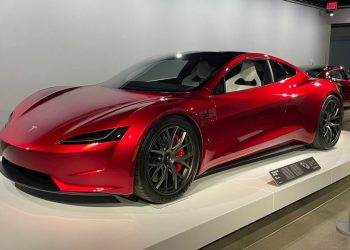 Un événement Tesla Roadster qui nécessite un airspace restreint : est-ce un signe alarmant de ce qui nous attend ?