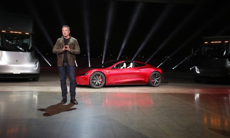Elon Musk partage des astuces météo qui pourraient bouleverser les spéculations sur la Tesla Roadster en mode Plaid.
