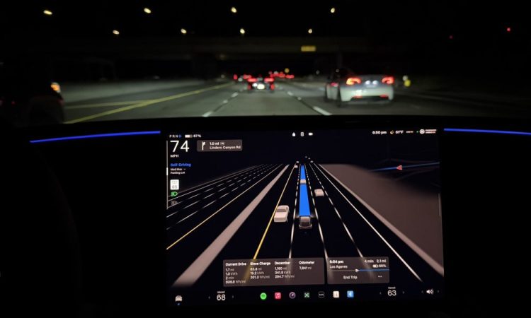 Quand Tesla FSD change d’avis en pleine intersection, une vie aurait pu être sauvée !